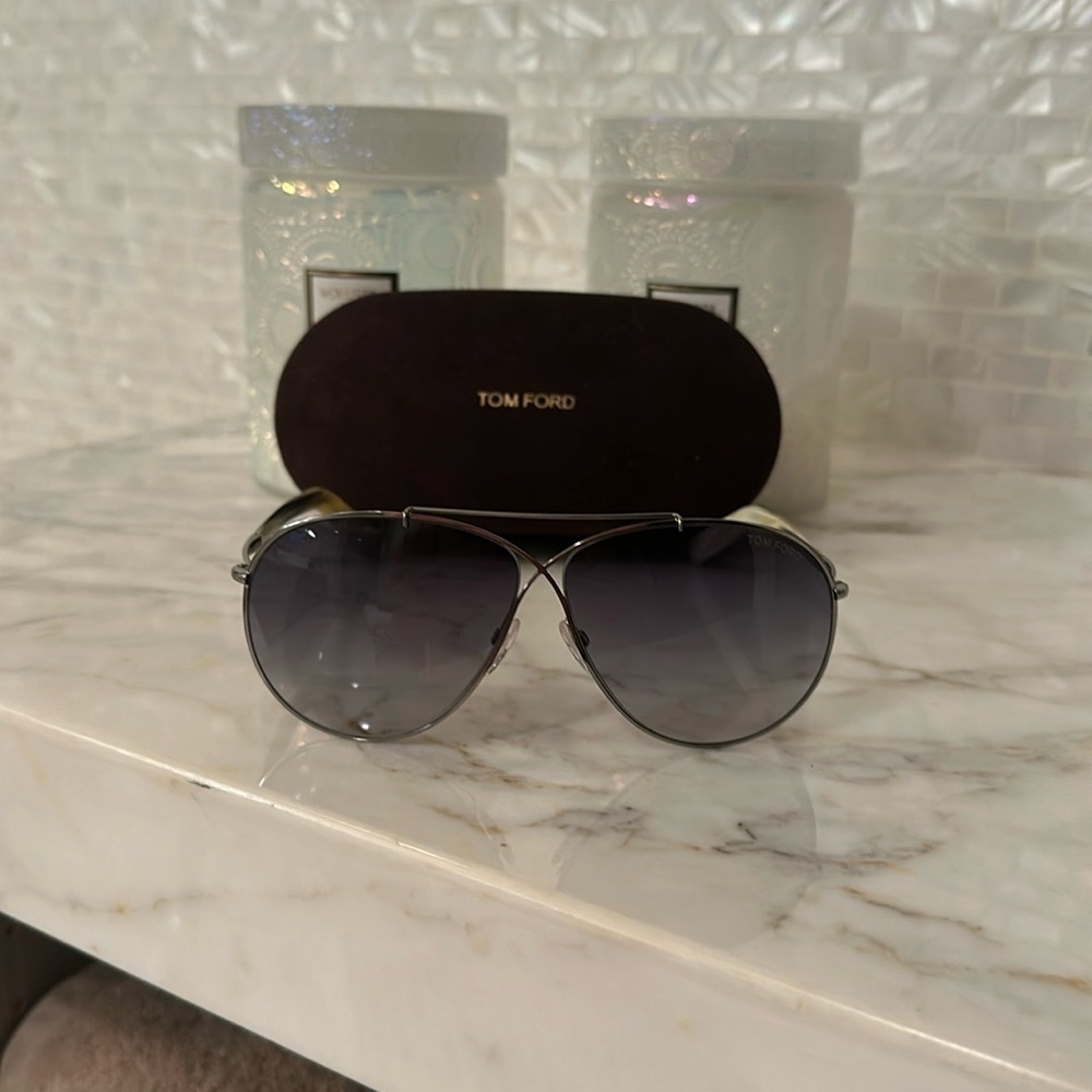 Tom Ford sunglasses 🕶️!